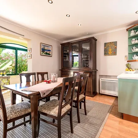 Holiday home Nice In Mlini-brasina With Kitchen Mlini
