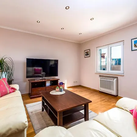 Nice In Mlini-brasina With Kitchen Млини