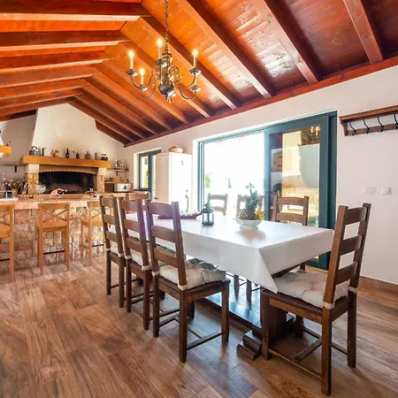 Дом отдыха Nice In Mlini-brasina With Kitchen Млини